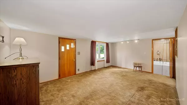 303 E Washington ST, Yorkville, IL 60560