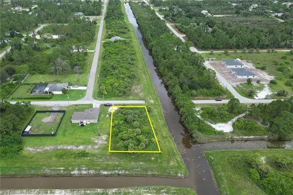 472 Genoa AVE S, Lehigh Acres, FL 33974
