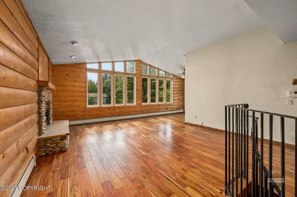 9431 Dundee CIR, Anchorage, AK 99502