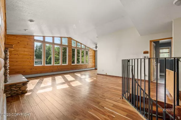 9431 Dundee CIR, Anchorage, AK 99502