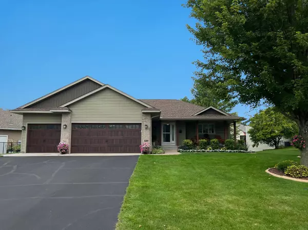 1213 Blossom BLVD NW, Isanti, MN 55040