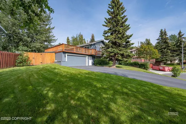 9431 Dundee CIR, Anchorage, AK 99502