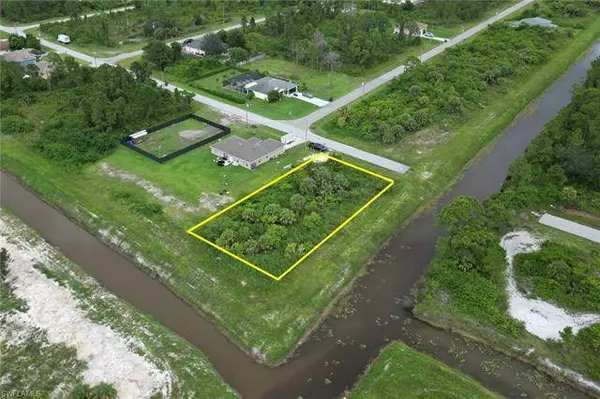 472 Genoa AVE S, Lehigh Acres, FL 33974