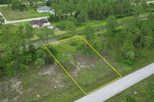 1233 Cordoba St E, Lehigh Acres, FL 33974