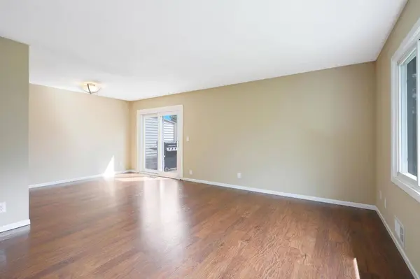 10390 Balsam LN, Eden Prairie, MN 55347