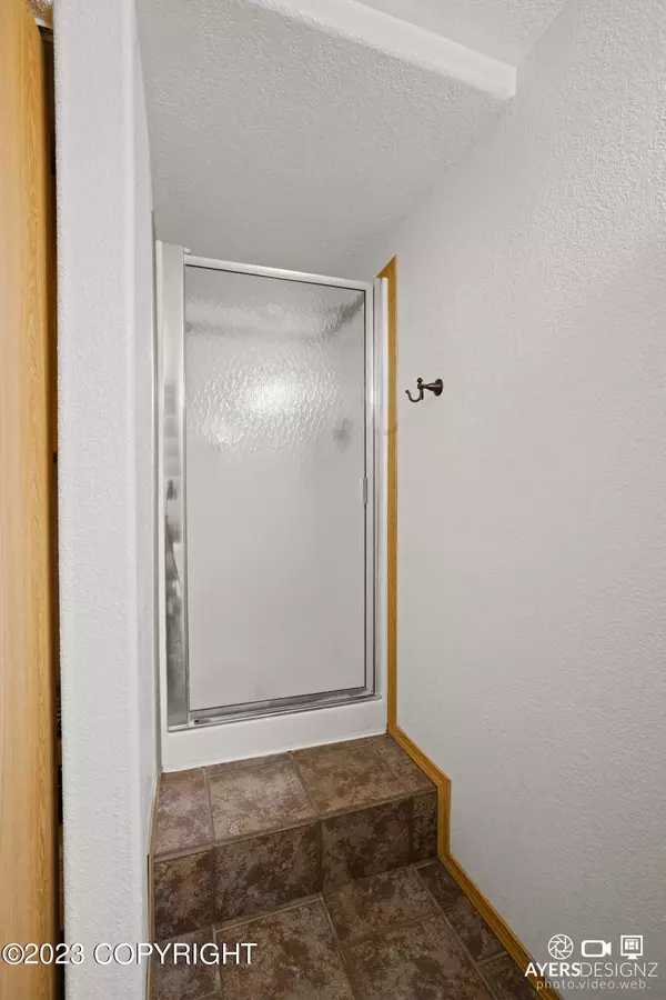 48205 Halbouty RD, Nikiski/north Kenai, AK 99611