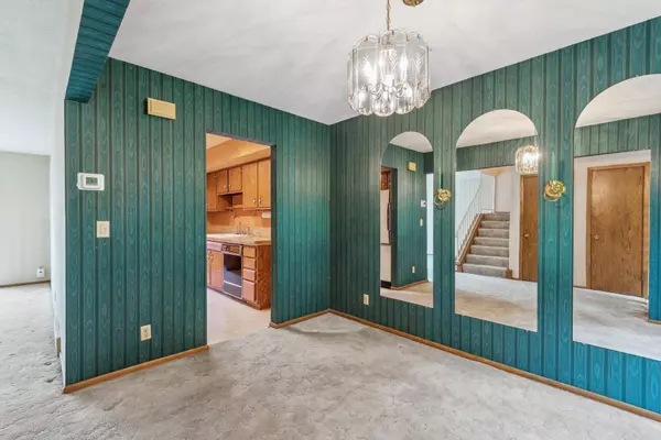 285 Windsor LN, New Brighton, MN 55112