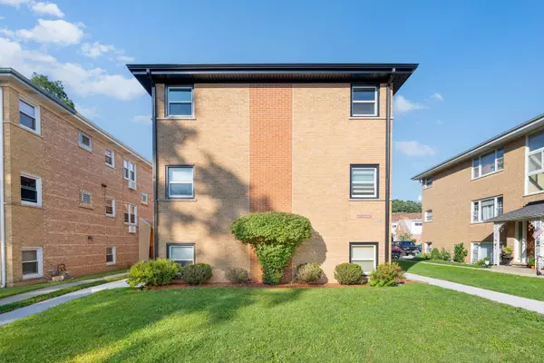 6925 N Rosemary Lane, Niles, IL 60714