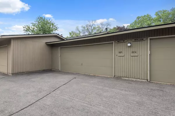 285 Windsor LN, New Brighton, MN 55112