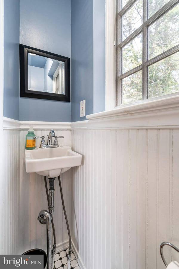 3133 W QUEEN LN, Philadelphia, PA 19129