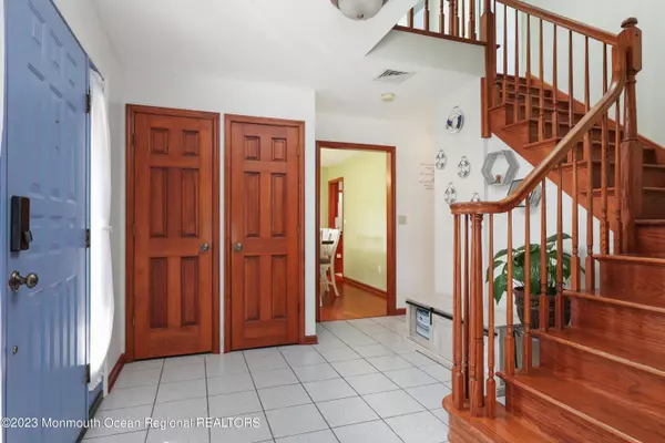 100 Ridge Drive, Toms River, NJ 08753