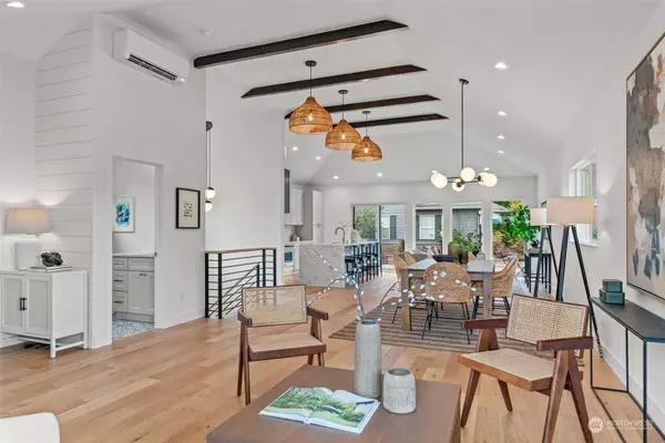 800 32nd AVE, Seattle, WA 98122