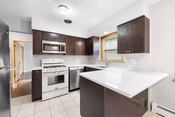 6925 N Rosemary Lane, Niles, IL 60714