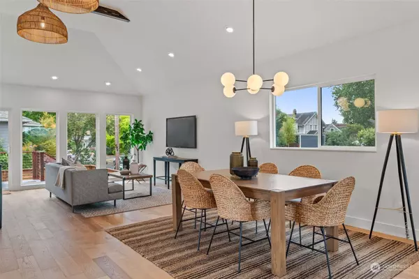 800 32nd AVE, Seattle, WA 98122