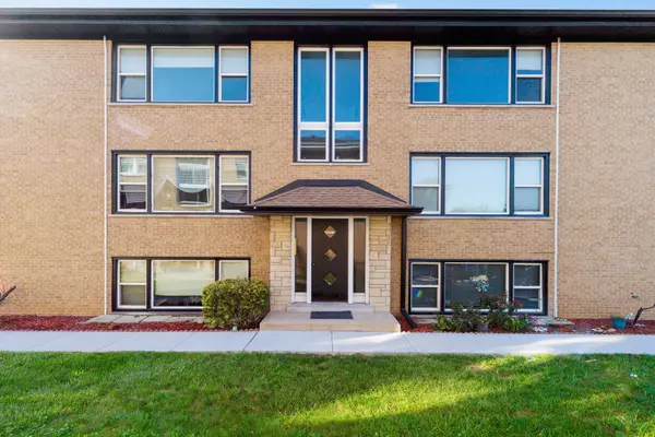 6925 N Rosemary Lane, Niles, IL 60714