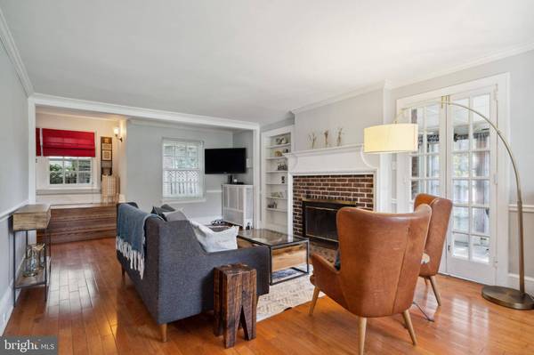 3133 W QUEEN LN, Philadelphia, PA 19129