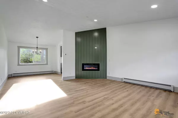 155 S Montgomery WAY, Palmer, AK 99645