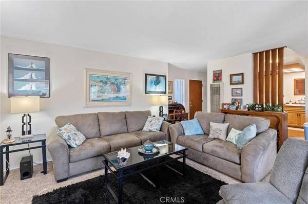 343 Ramona Pl, Costa Mesa, CA 92627