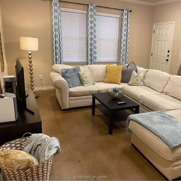 3021 Towers Pkwy, College Station, TX 77845-7791