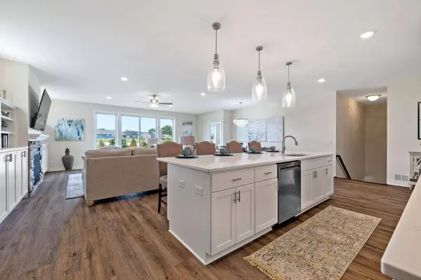 17932 Greenwich WAY, Lakeville, MN 55044