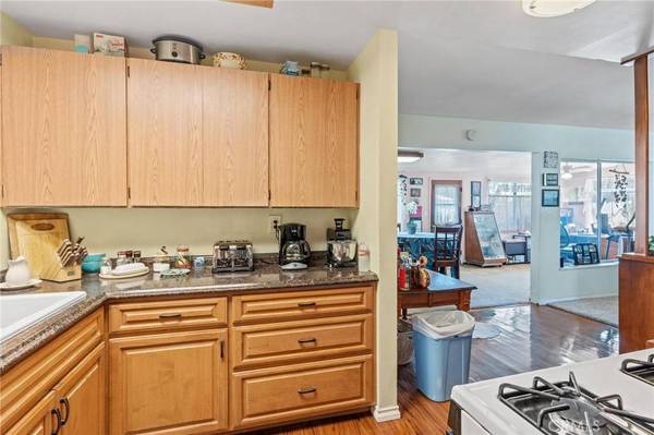 343 Ramona Pl, Costa Mesa, CA 92627