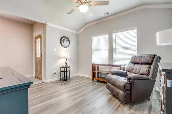 10517 Smiths Bend Road, Fort Worth, TX 76126