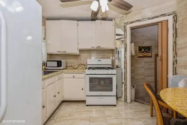 2152 E 96th Street, Chicago, IL 60617