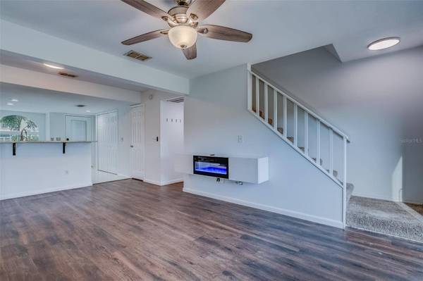 1303 BRIGADOON DR, Clearwater, FL 33759