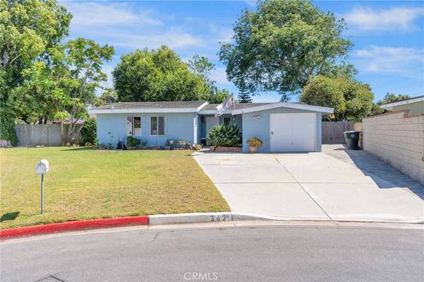 343 Ramona Pl, Costa Mesa, CA 92627