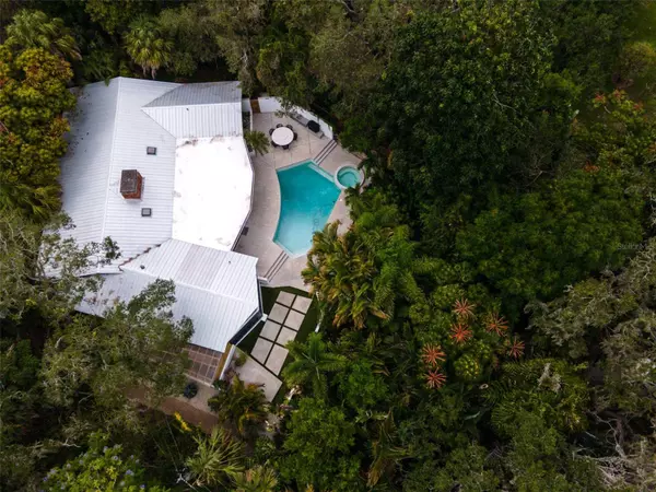 4144 SWIFT RD, Sarasota, FL 34231