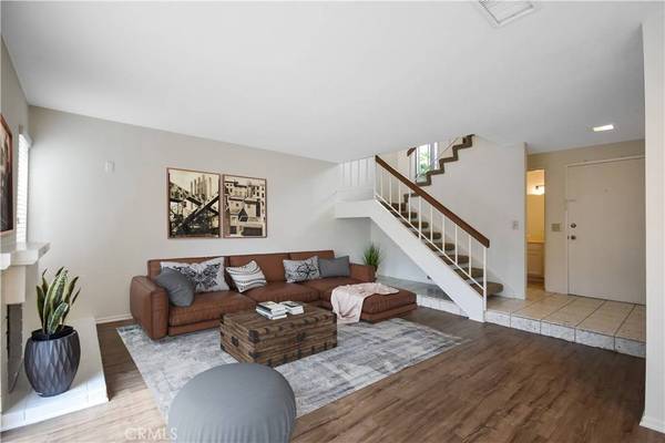 27 Sunflower #15, Irvine, CA 92604