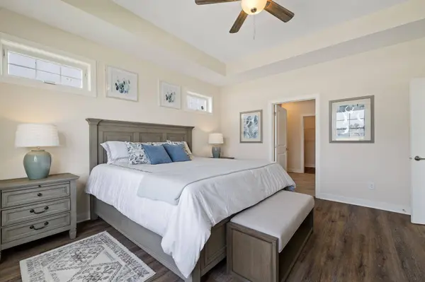 17932 Greenwich WAY, Lakeville, MN 55044