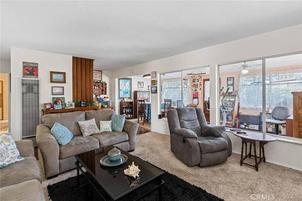 343 Ramona Pl, Costa Mesa, CA 92627