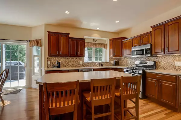 627 N Meadowbrook Lane, Waunakee, WI 53597