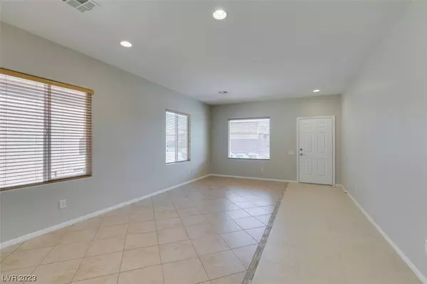 3033 Dowitcher Avenue, North Las Vegas, NV 89084