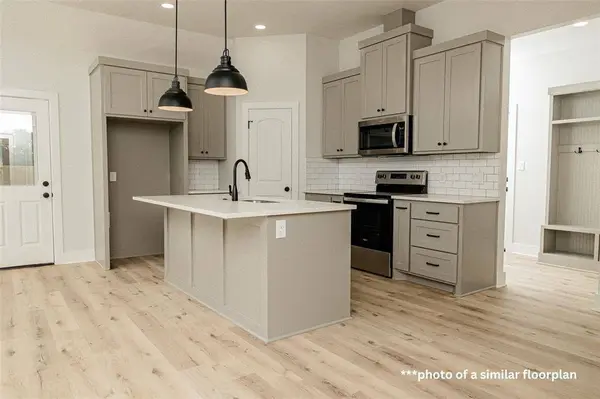 679 3RD ST, Somerville, TX 77879