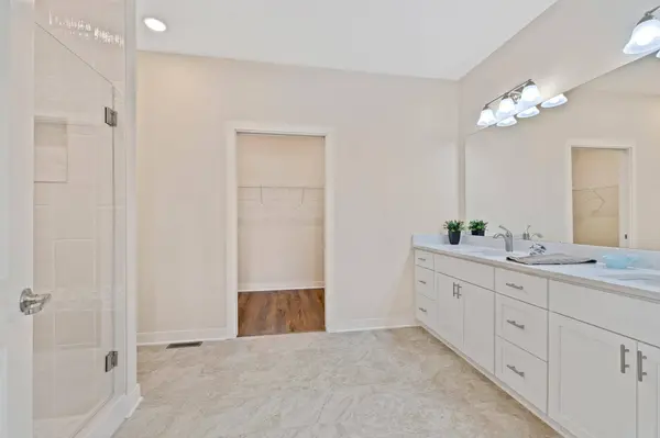 17932 Greenwich WAY, Lakeville, MN 55044