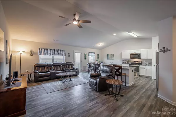 1650 Amberlight CIR, Salisbury, NC 28144