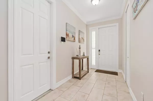 6125 NW Wick LN, Port Saint Lucie, FL 34983