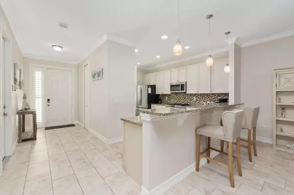 6125 NW Wick LN, Port Saint Lucie, FL 34983