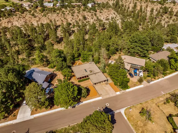 600 Camino Encantado, Los Alamos, NM 87544