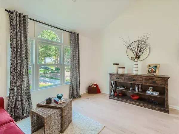 1160 Pine Grove DR, Alpharetta, GA 30009