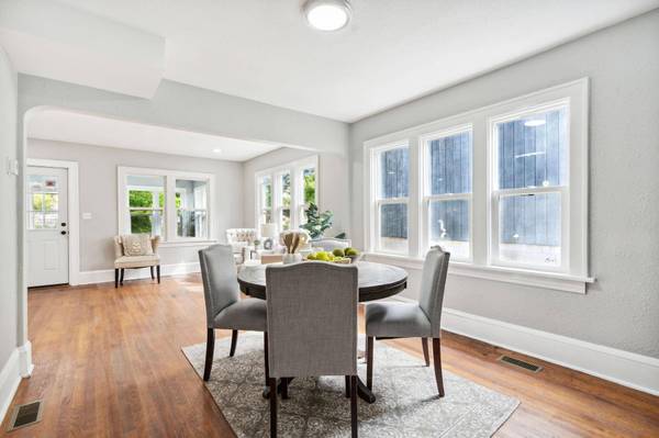 1822 Lacrosse AVE, Saint Paul, MN 55119