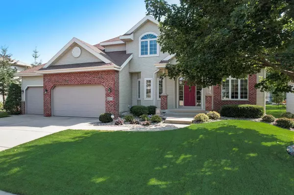 627 N Meadowbrook Lane, Waunakee, WI 53597