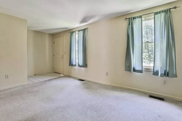 6 Highbridge Hill RD, Nashua, NH 03063