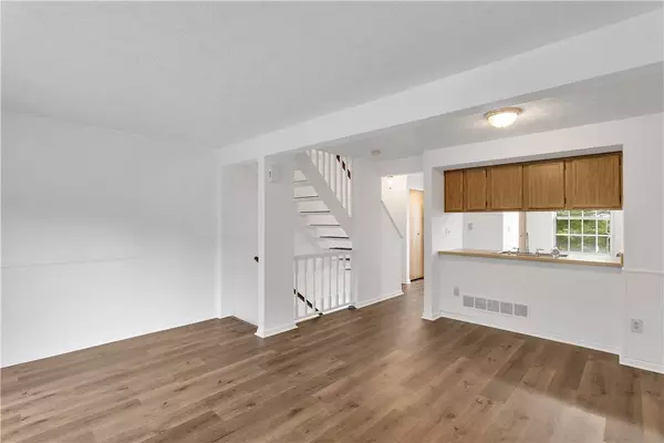 148 Meadow Gap Dr, Monroeville, PA 15146