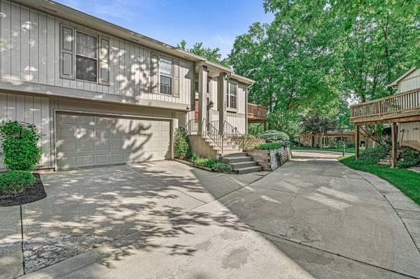 2805 Lakeshire LN, Indianapolis, IN 46268