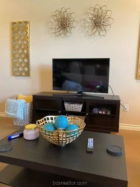 3021 Towers Pkwy, College Station, TX 77845-7791