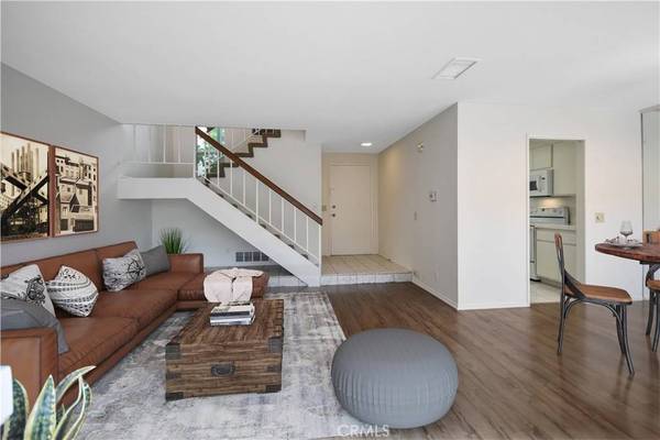 27 Sunflower #15, Irvine, CA 92604