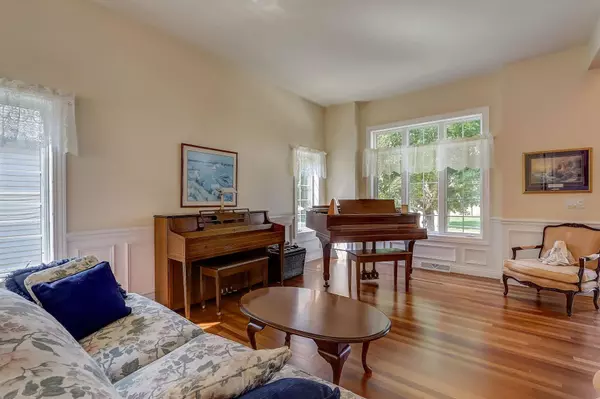 627 N Meadowbrook Lane, Waunakee, WI 53597